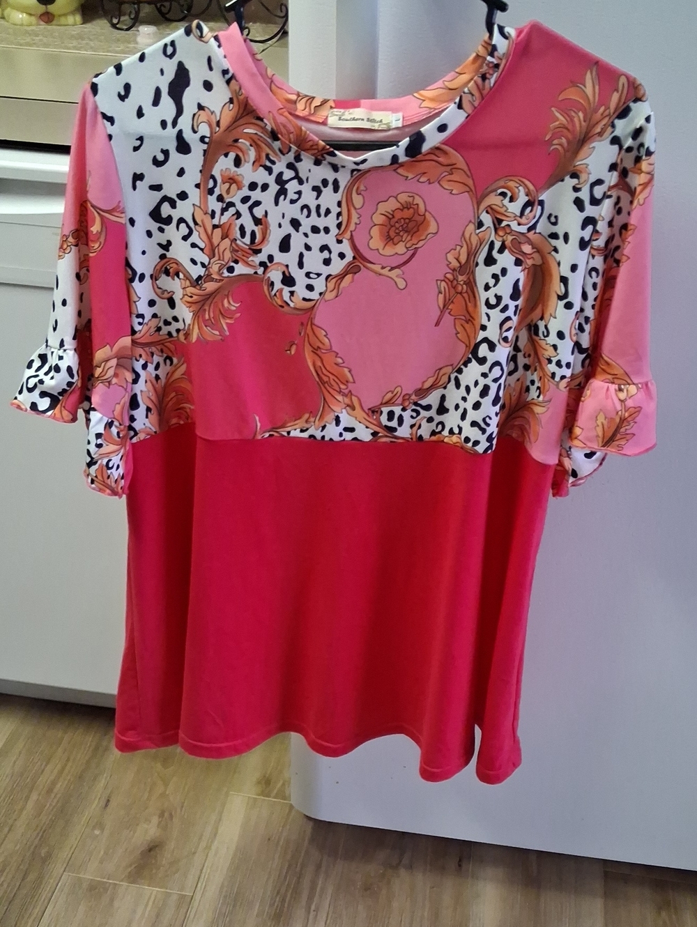 Southern Stitch Women's Red Patterned Short Sleeve Top.
